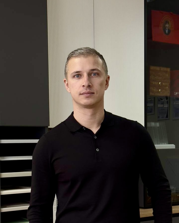 Дмитрий Решетняк